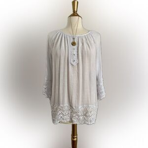 Timeless! Multiples white lacy top!